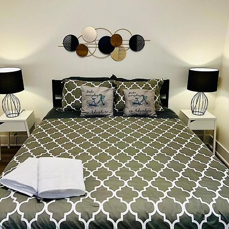 Apt 2 Bedrooms 2 Full Baths Free Parking & Free Laundry In Unit ذا وودلاندس المظهر الخارجي الصورة